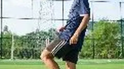 中超对决：泰山逆风翻盘三球逆转，申花绝境反攻；国安险些爆冷战平